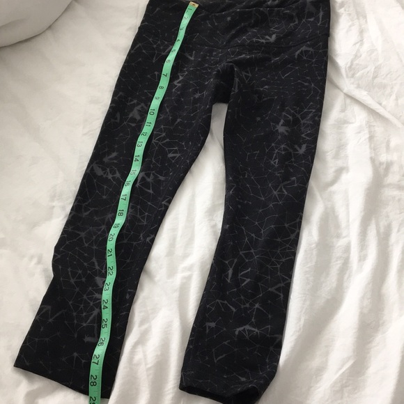 Lululemon Wunder under crops 6 - Picture 6 of 6